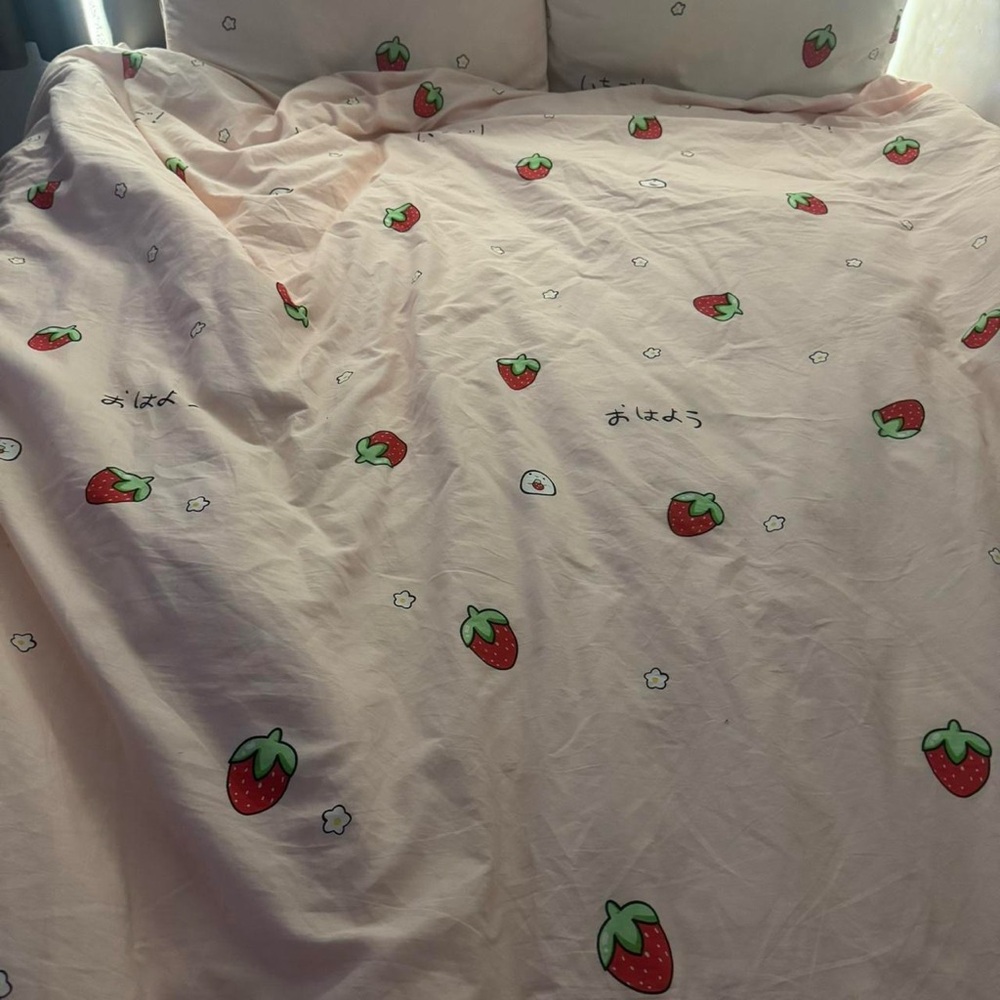 Strawberry Pattern Pink Bedding Set
